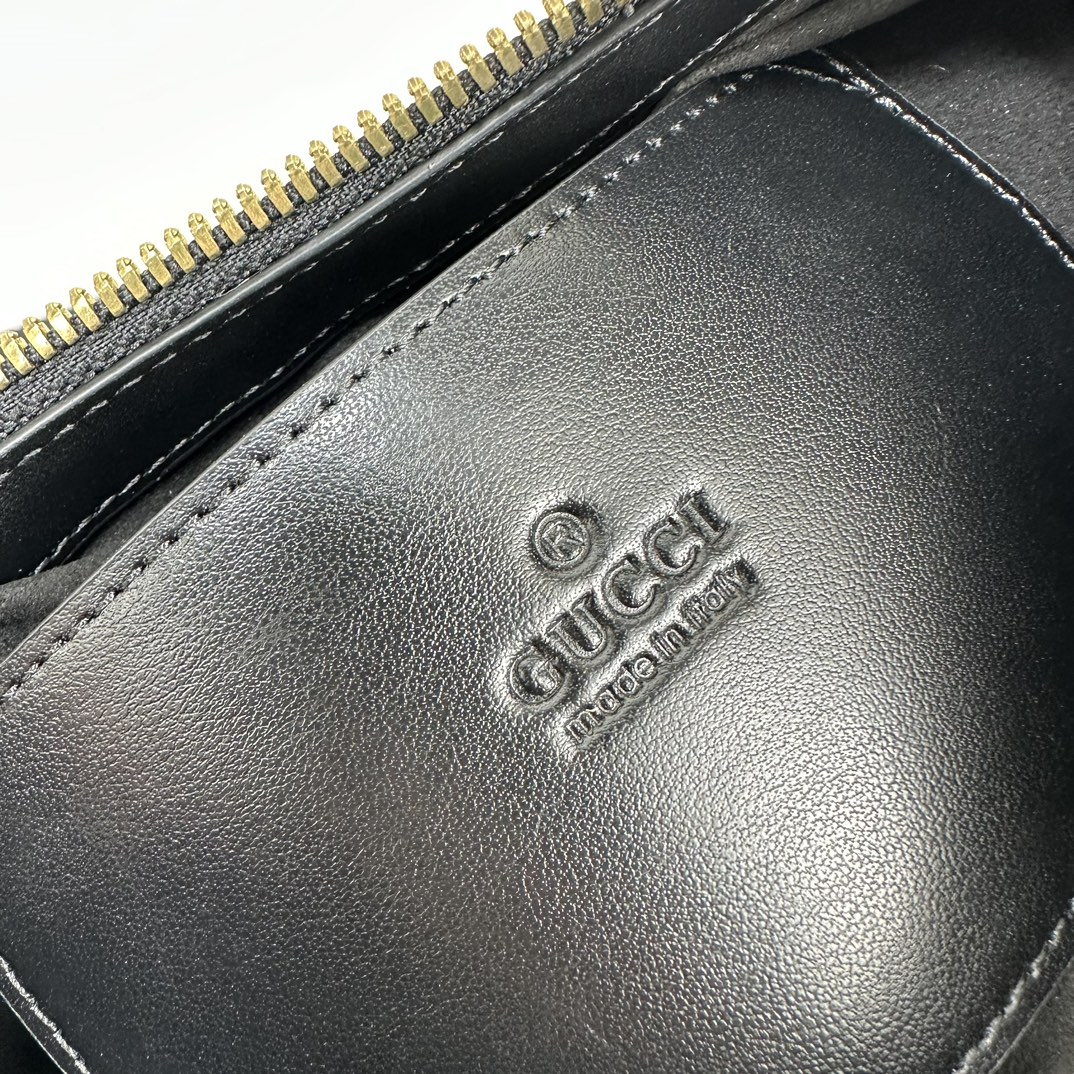 Gucci Hobo Bags